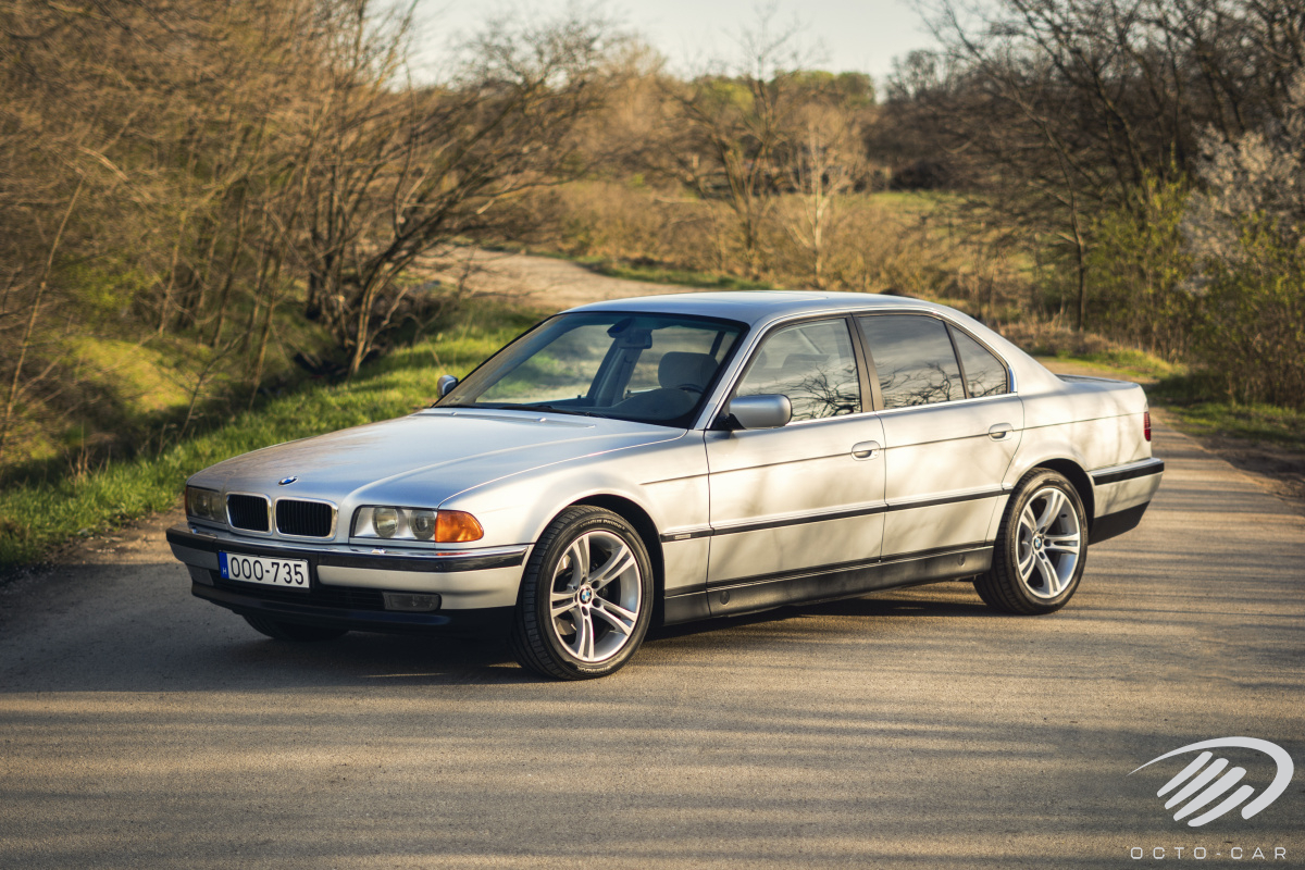 BMW 735i Automata V8
