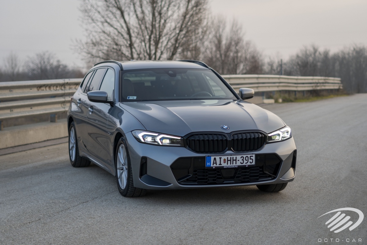 BMW 330e Sport (Automata)